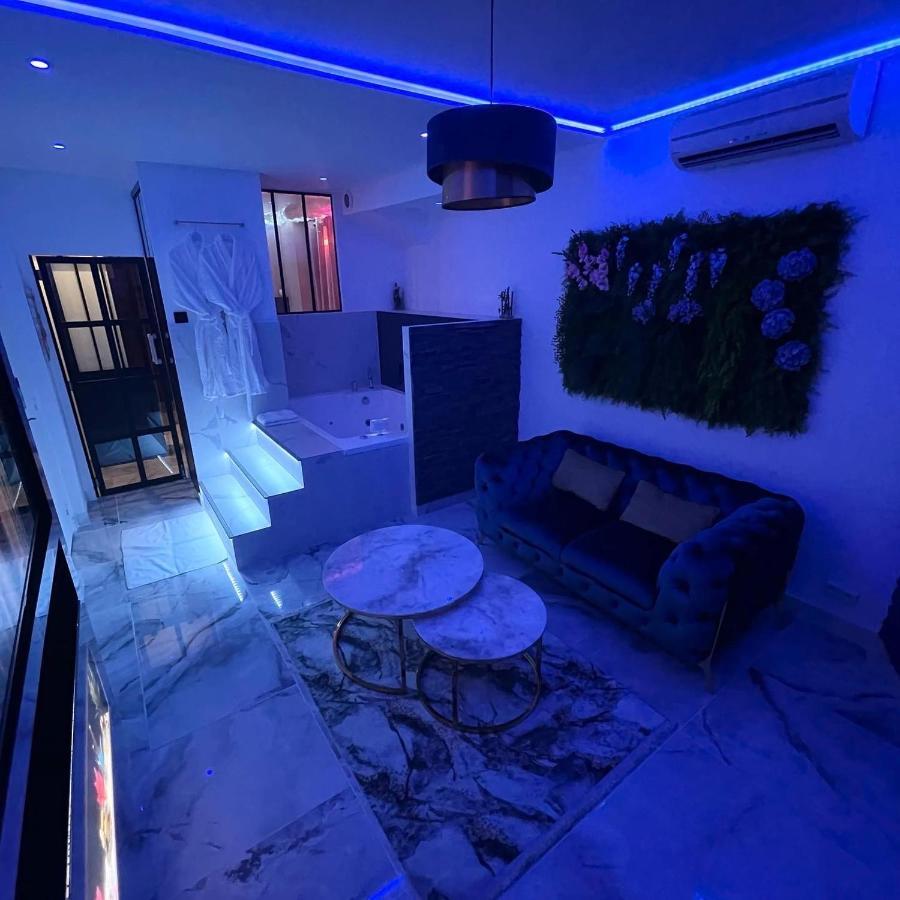 Le Blue Appartement Aubervilliers Buitenkant foto