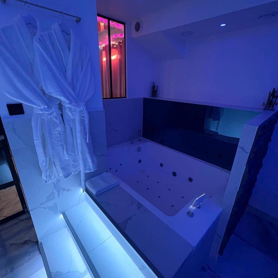 Le Blue Appartement Aubervilliers Buitenkant foto
