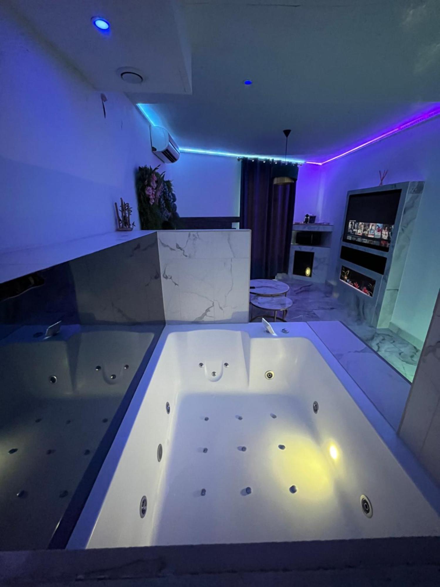 Le Blue Appartement Aubervilliers Buitenkant foto