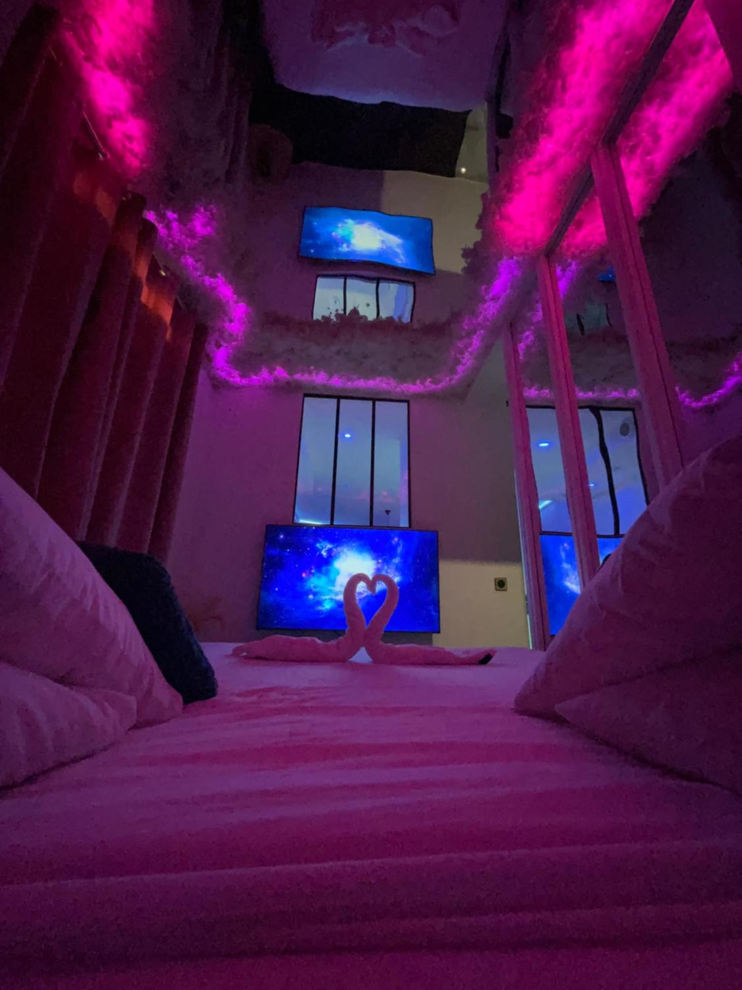 Le Blue Appartement Aubervilliers Buitenkant foto